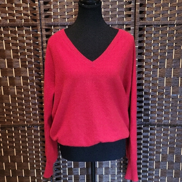 Sutton Studio Cashmete Vibrant Red V-Neck Sweater - Picture 5 of 7